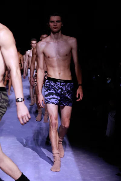 Look 50